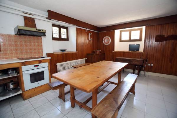 Salle à manger gîte 10 personnes Saint-Gervais